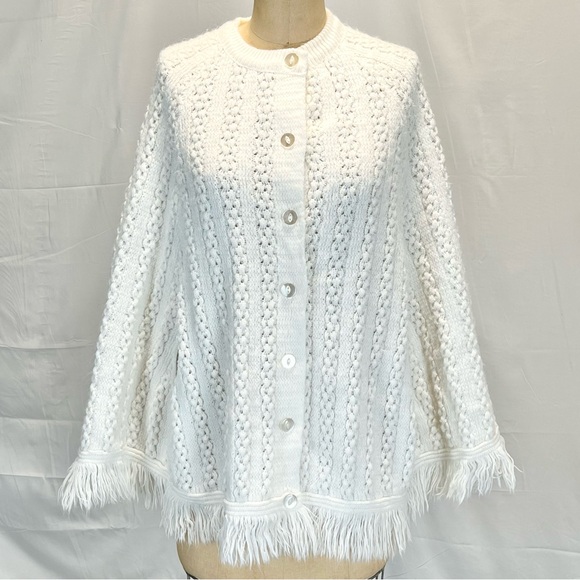 VINTAGE 60s mid century knit sweater cape poncho shawl button front fringe - Picture 7 of 10